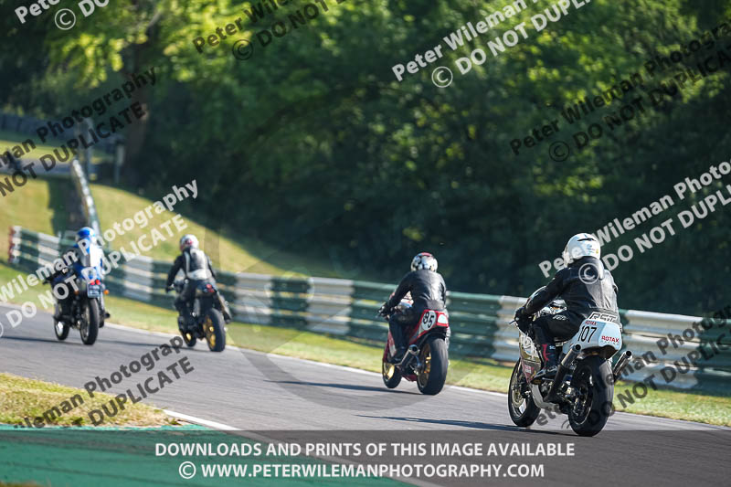cadwell park;cadwell park photographs;cadwell trackday photographs;enduro digital images;event digital images;eventdigitalimages;peter wileman photography;racing digital images;trackday digital images;trackday photos